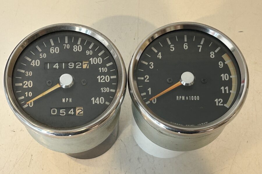 Kawasaki(カワサキ) 500SS Mach III(H1F)メーター修理&レストア&カスタムのBEFOREイメージ