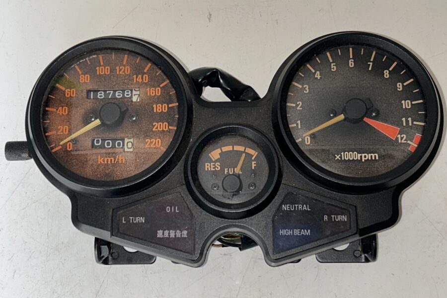  Kawasaki(カワサキ) CBX550F メーター修理＆カスタムのBEFOREイメージ