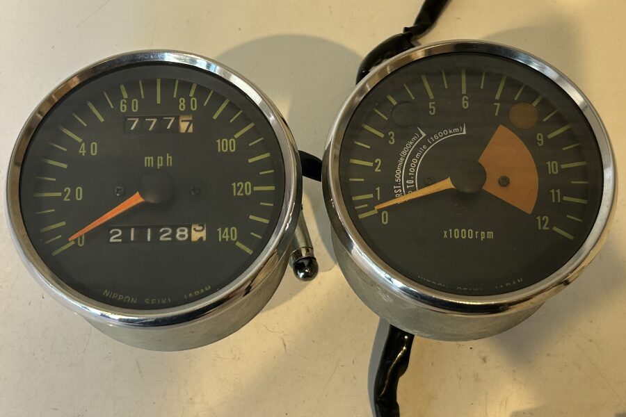  Kawasaki(カワサキ) 750SS メーター修理＆カスタムのBEFOREイメージ